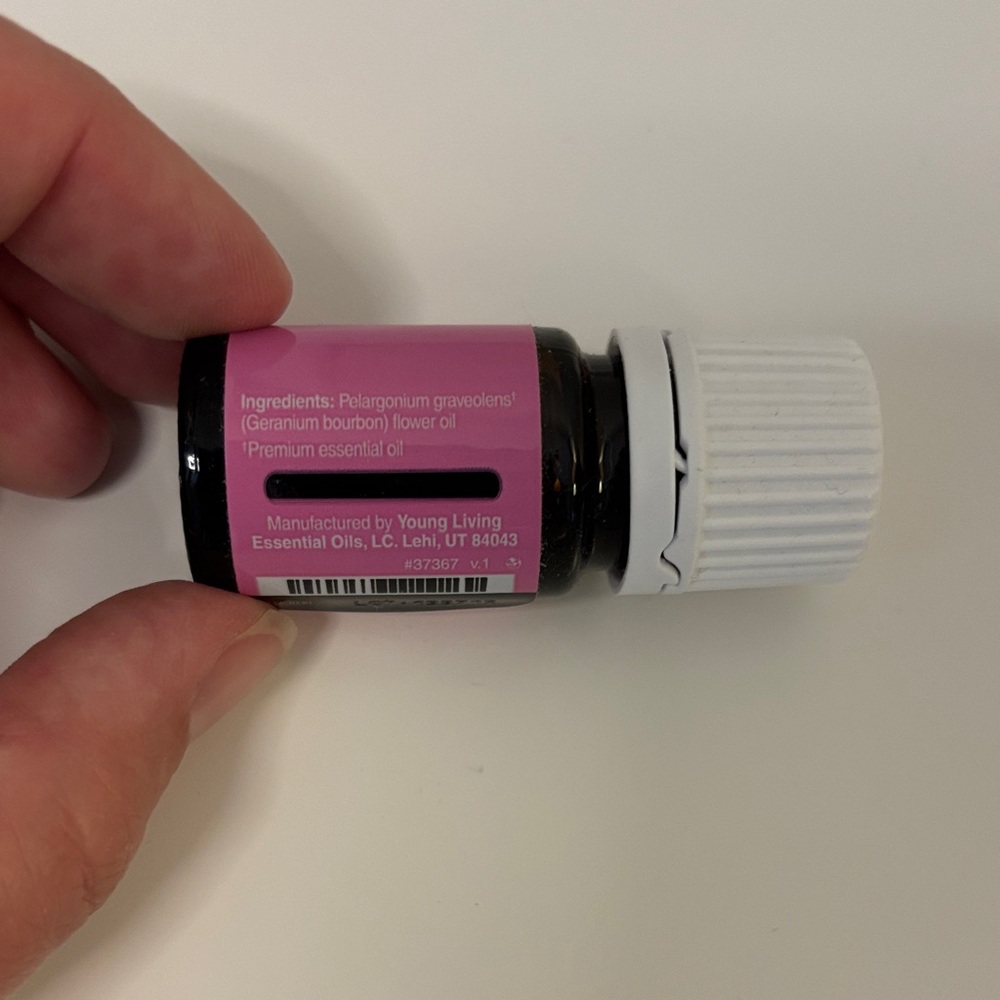 NEW Young Living‎ Geranium Bourbon Essential Oil - Picture 2 of 2